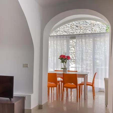 Borgo Borago Brenzone sul Garda